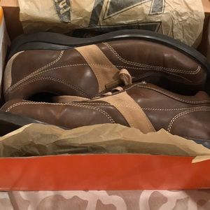 Men’s size 13M casual and cool Lugz shoes.